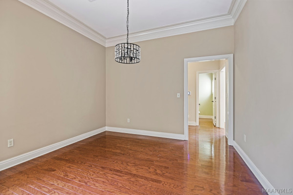 7048 Mid Pines