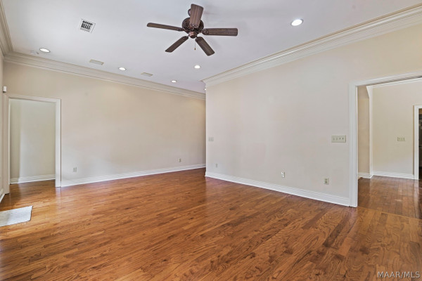 7048 Mid Pines