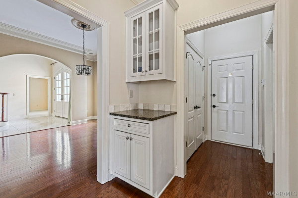 7048 Mid Pines