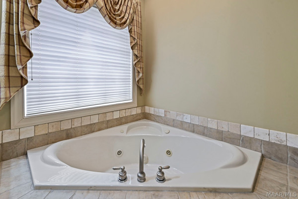 7048 Mid Pines