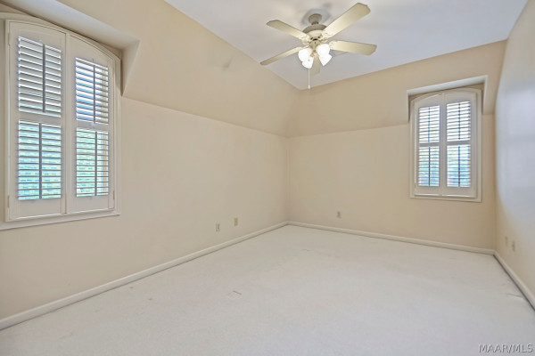 7048 Mid Pines
