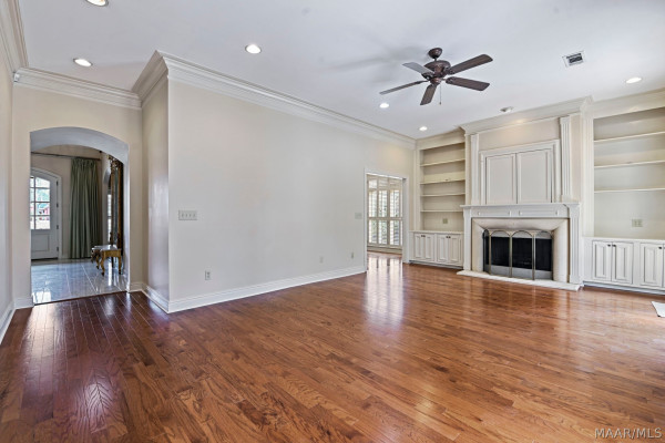 7048 Mid Pines