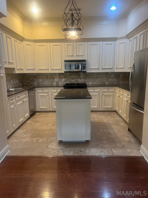 7048 Mid Pines