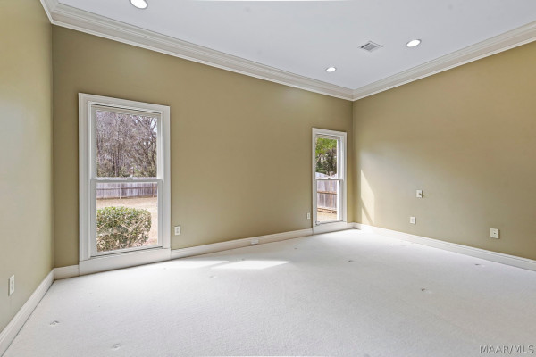 7048 Mid Pines