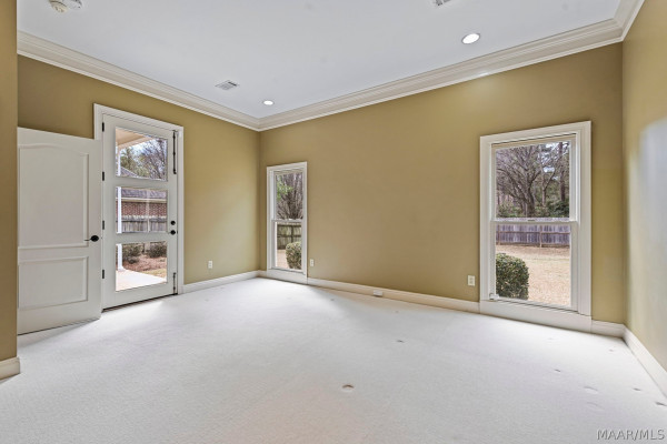 7048 Mid Pines