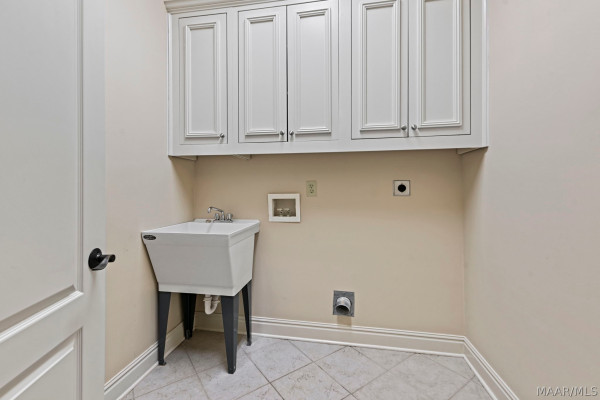7048 Mid Pines