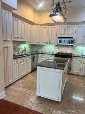 7048 Mid Pines
