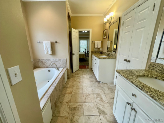 9865 Wynchase Circle