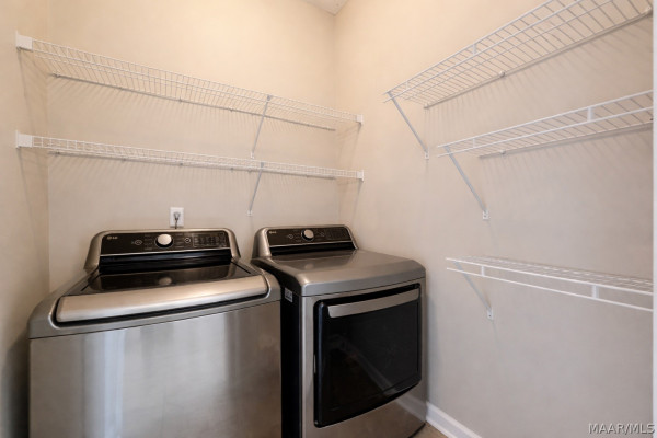 3936 CLAIBORNE Circle