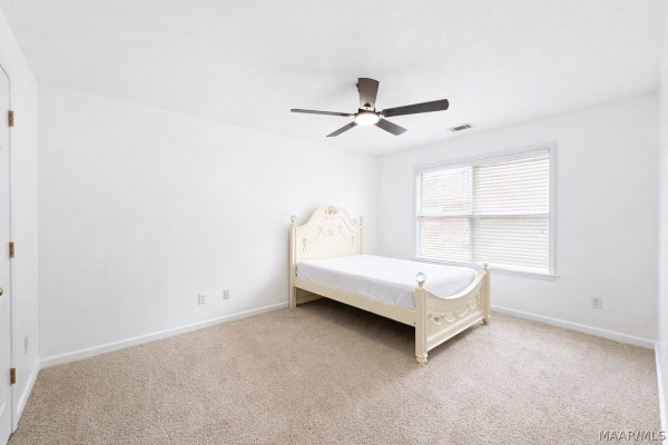 3936 CLAIBORNE Circle