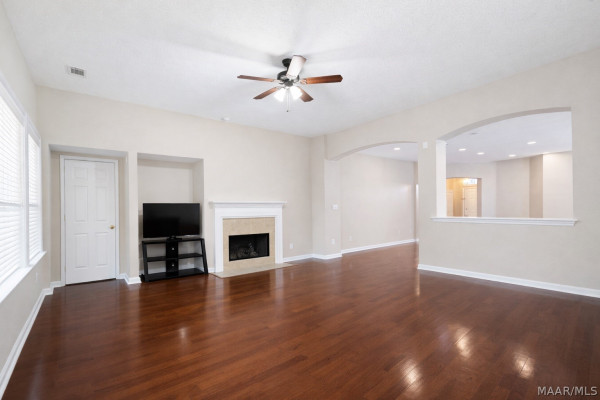 3936 CLAIBORNE Circle