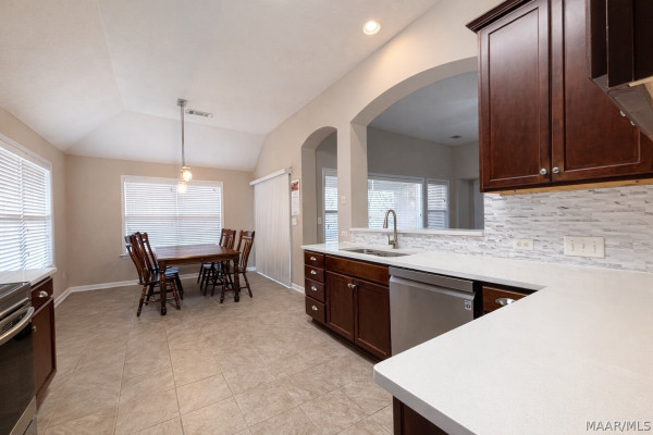 3936 CLAIBORNE Circle