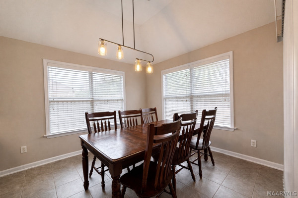 3936 CLAIBORNE Circle