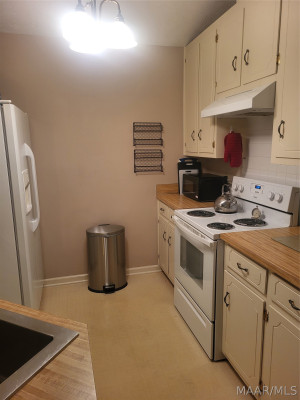 532 Hollow Wood Road