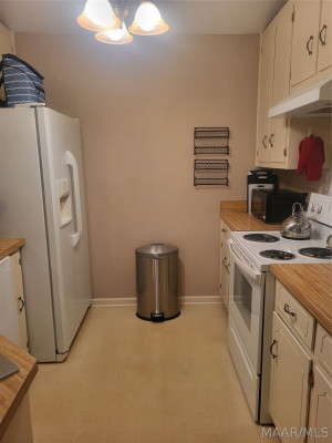 532 Hollow Wood Road