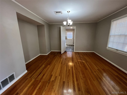 3243 N Colonial Drive