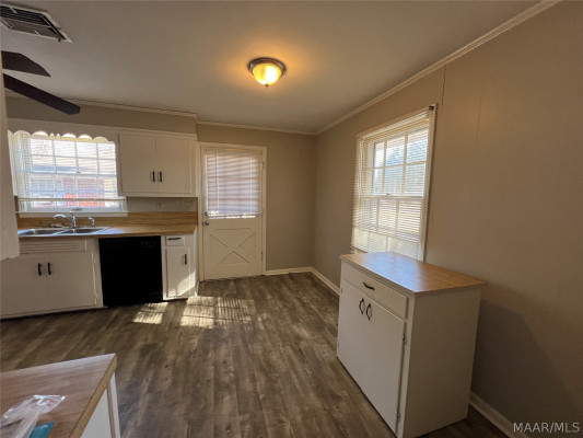 3243 N Colonial Drive