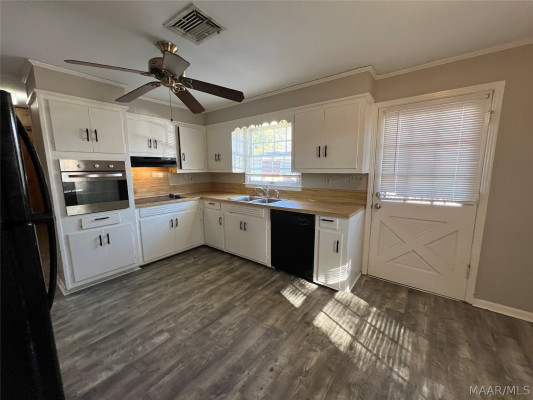 3243 N Colonial Drive