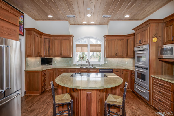 3530 Oak Grove Circle