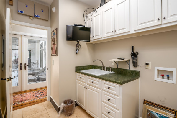 3530 Oak Grove Circle