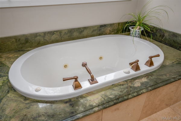 3530 Oak Grove Circle