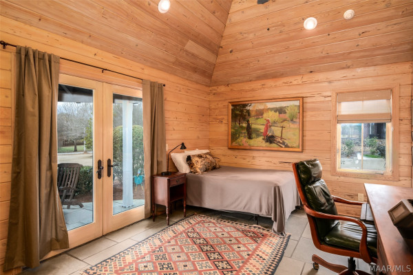 3530 Oak Grove Circle