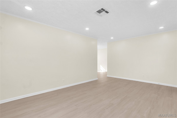 107 Kent Street