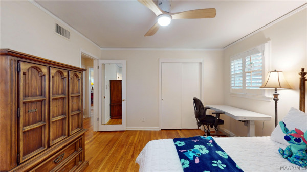 155 E SALEM Drive