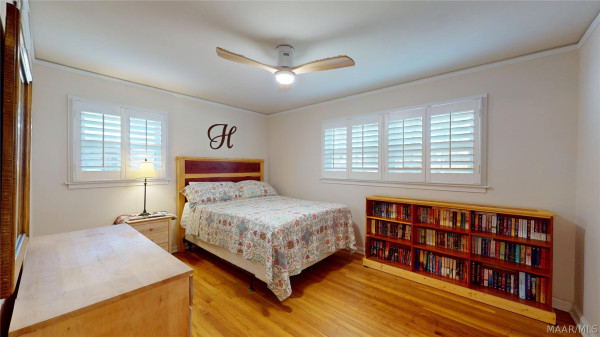 155 E SALEM Drive