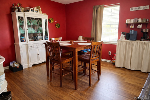 1644 Deatsville Highway