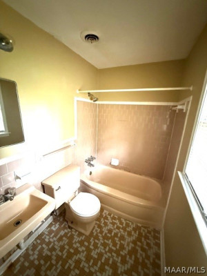 1116 Perry Hill Road