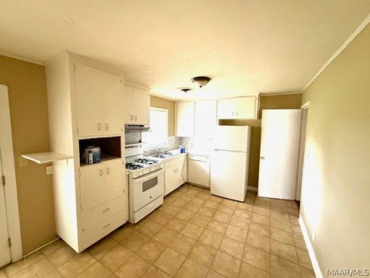 1116 Perry Hill Road