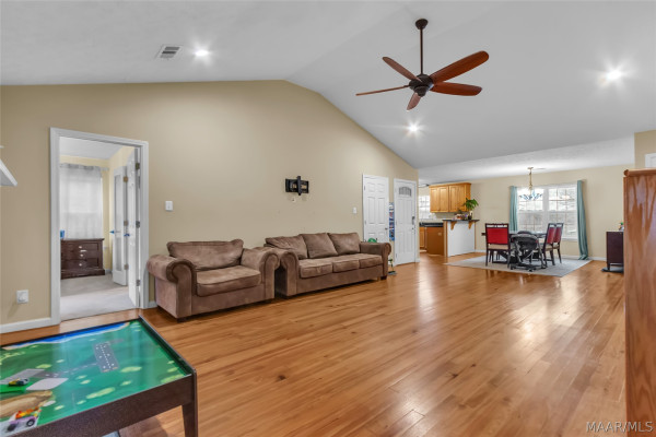 4032 Riveroaks Road
