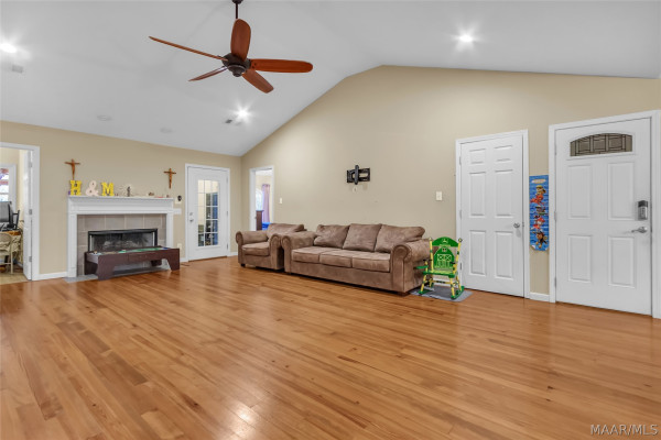 4032 Riveroaks Road
