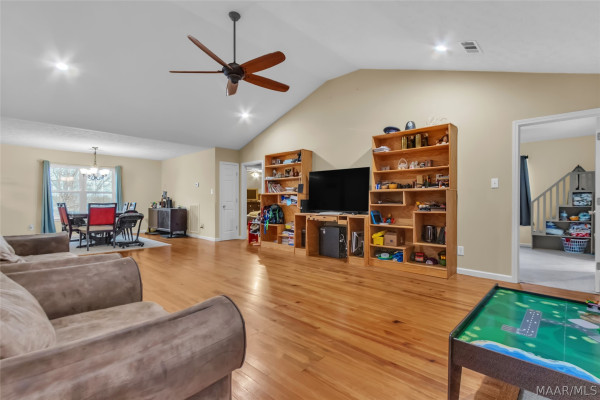4032 Riveroaks Road