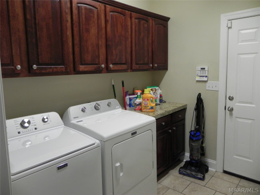 6 FAIRWAY Drive