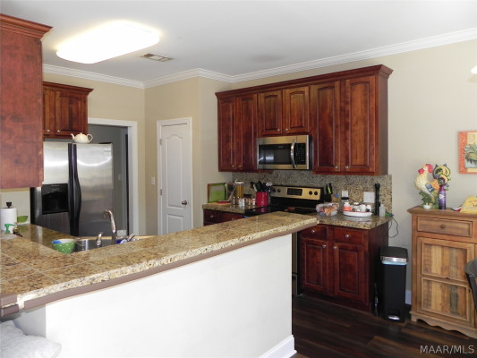 6 FAIRWAY Drive