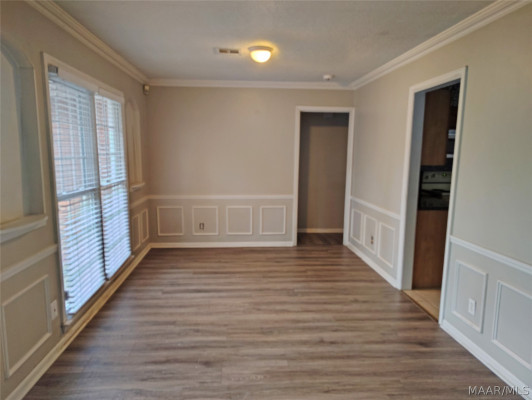 458 BOWLING GREEN Drive