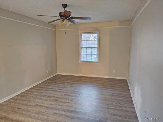 458 BOWLING GREEN Drive