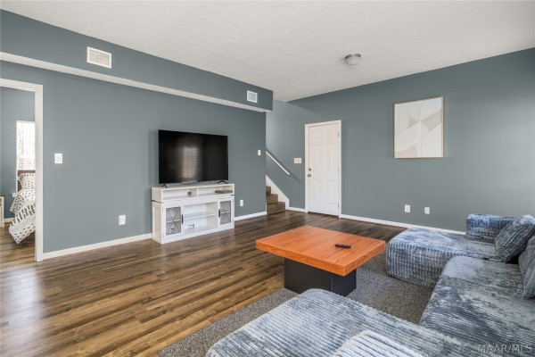 5860 PINELEAF Drive