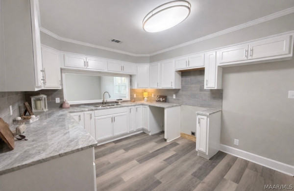 10111 HIGHWAY 231 Highway