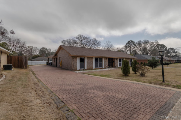 523 E Moye Drive