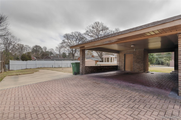 523 E Moye Drive