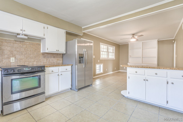 1819 GILLESPIE Drive