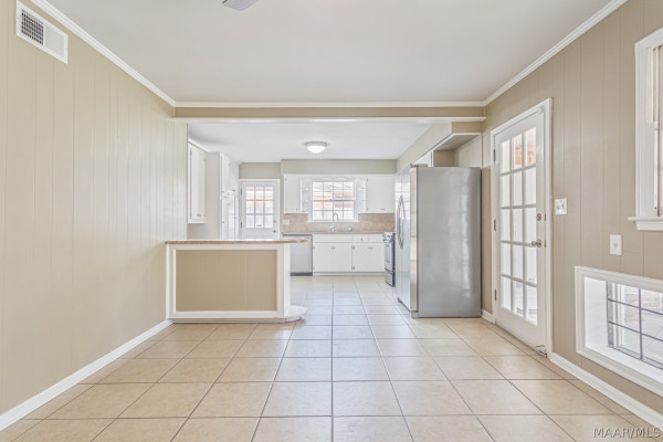 1819 GILLESPIE Drive