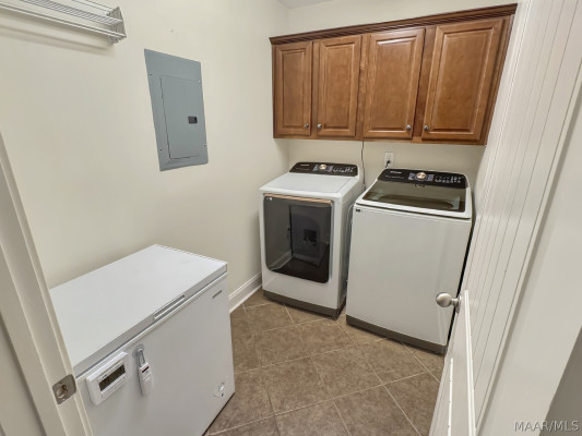 680 Bon Terre Boulevard