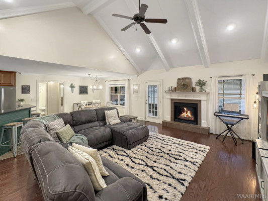 680 Bon Terre Boulevard