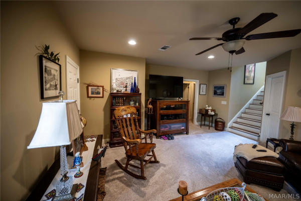 491 SOUTHERN HILLS Drive