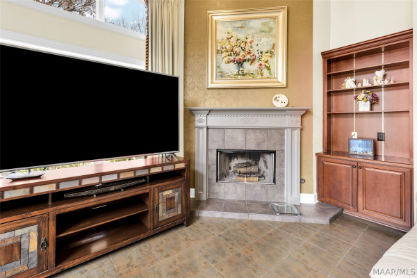 8725 MARSH RIDGE Drive