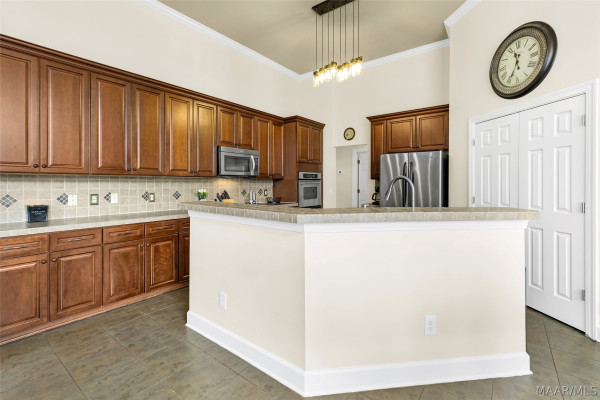 8725 MARSH RIDGE Drive